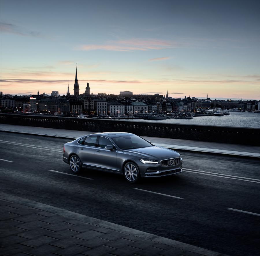  Volvo S90 T6 Inscription 2016 года  (фото 7 из 84)